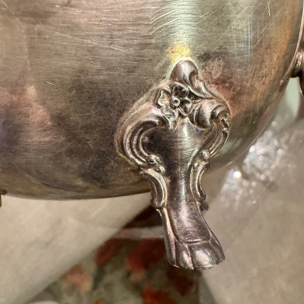 Elegant Vintage Silver Gravy Boat - Picture 2 of 11